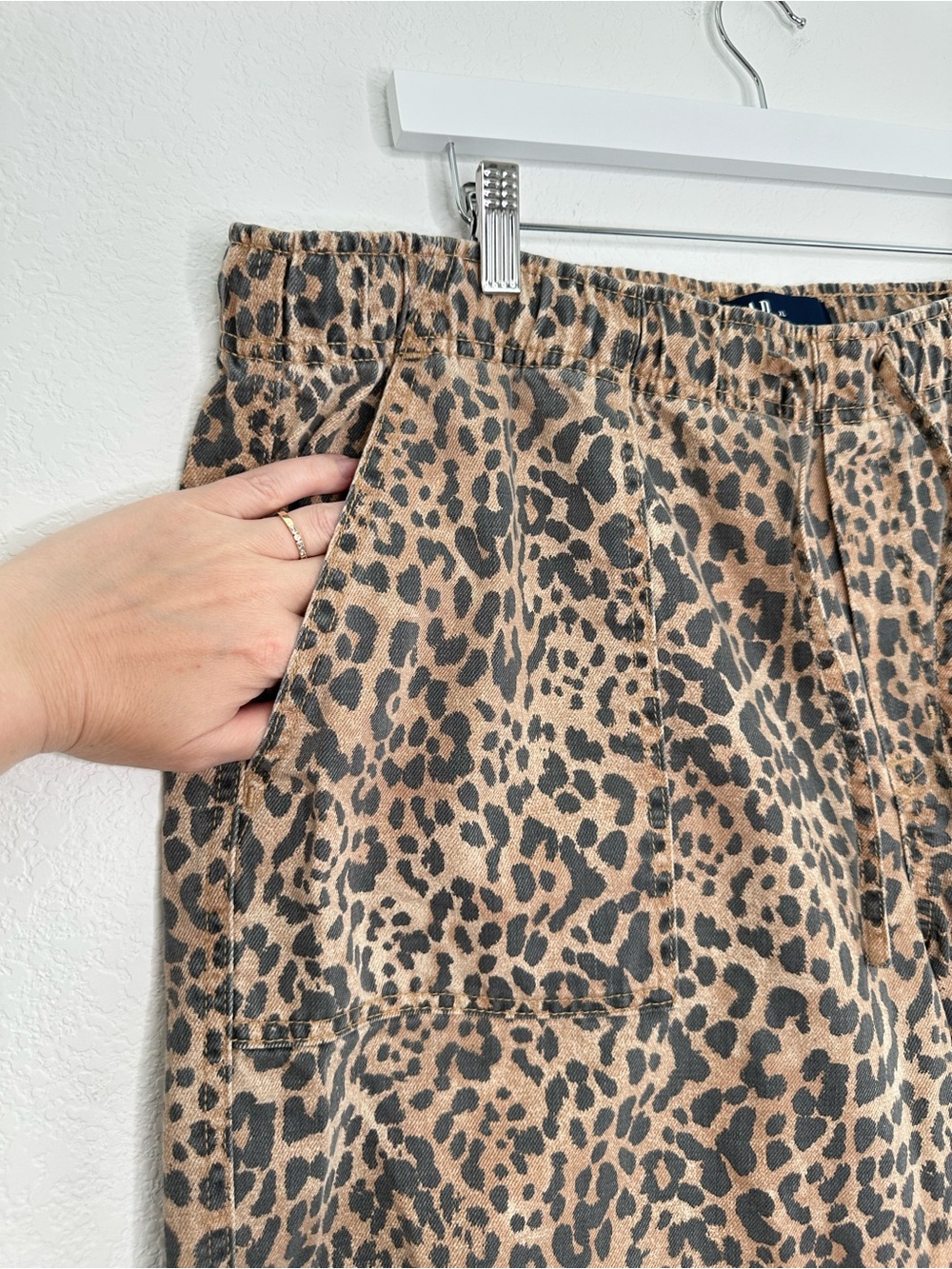 Gap Denim Pull-On Barrel Pants Leopard Print Cropped XL NWOT NWT 100% Cotton - Picture 5 of 10